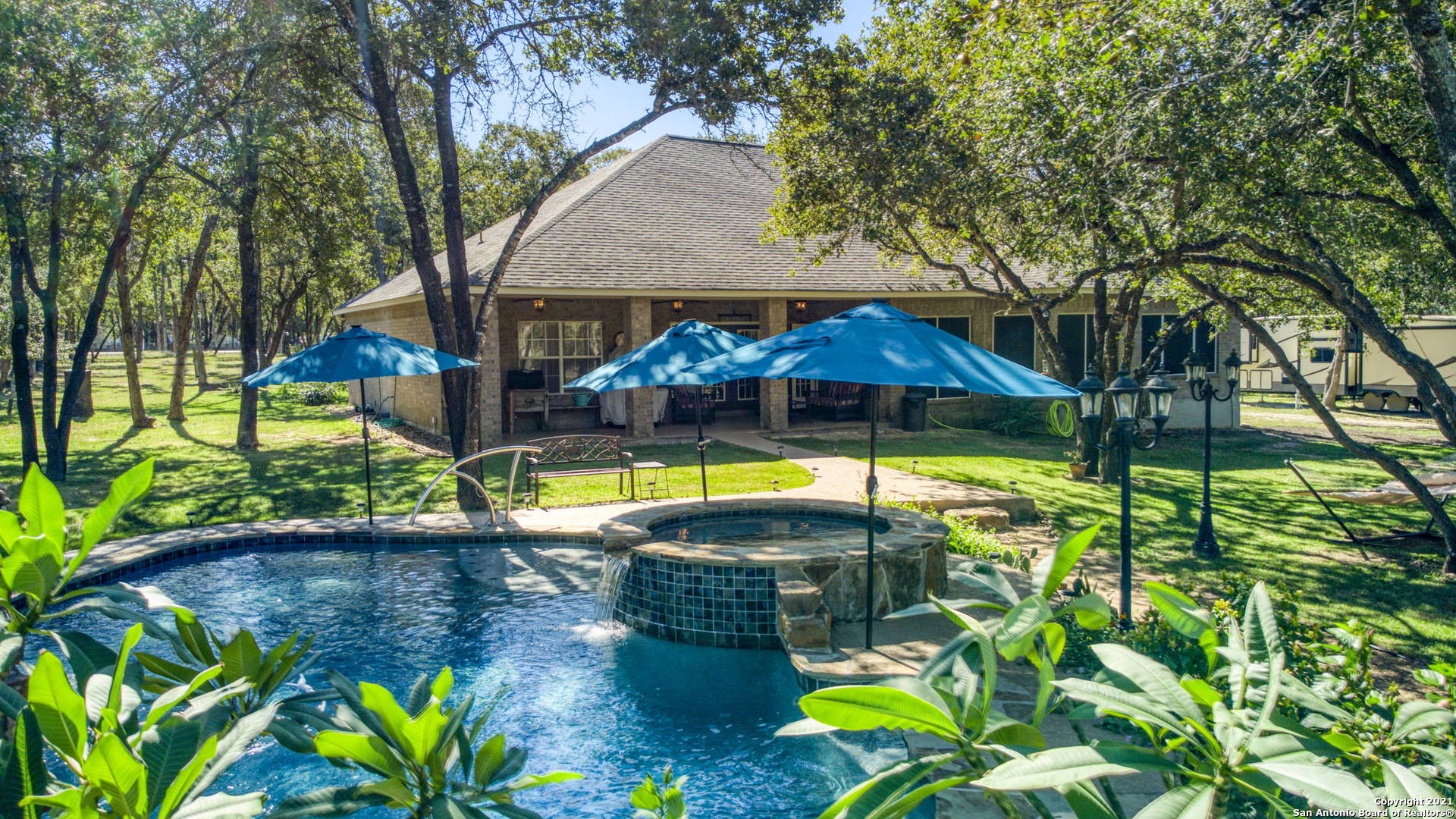343 Shannon Ridge Floresville TX 78114