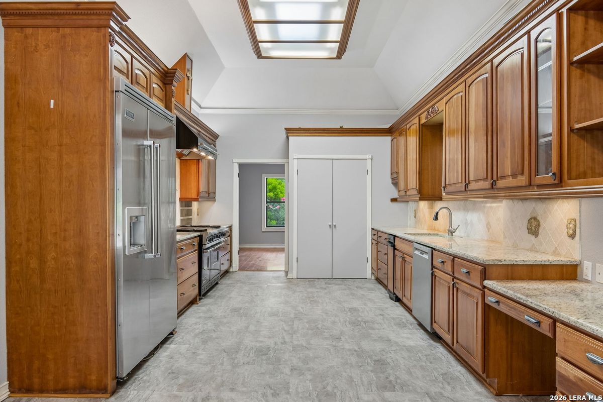 237 Crest Trail Hill Country Village TX 78232