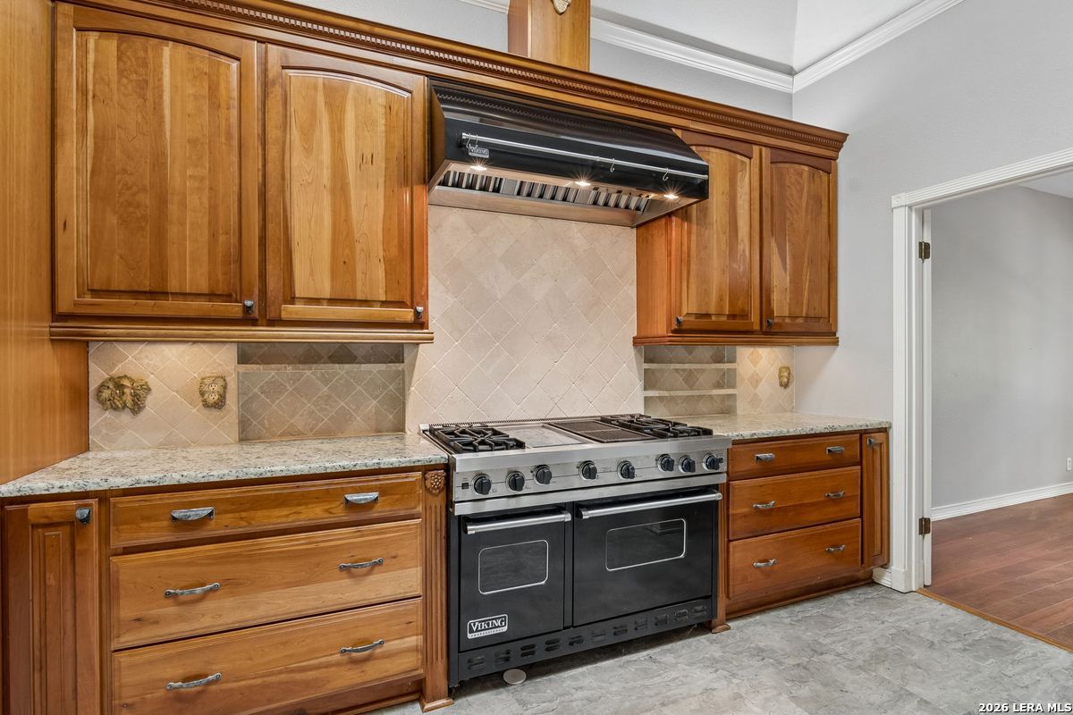 237 Crest Trail Hill Country Village TX 78232