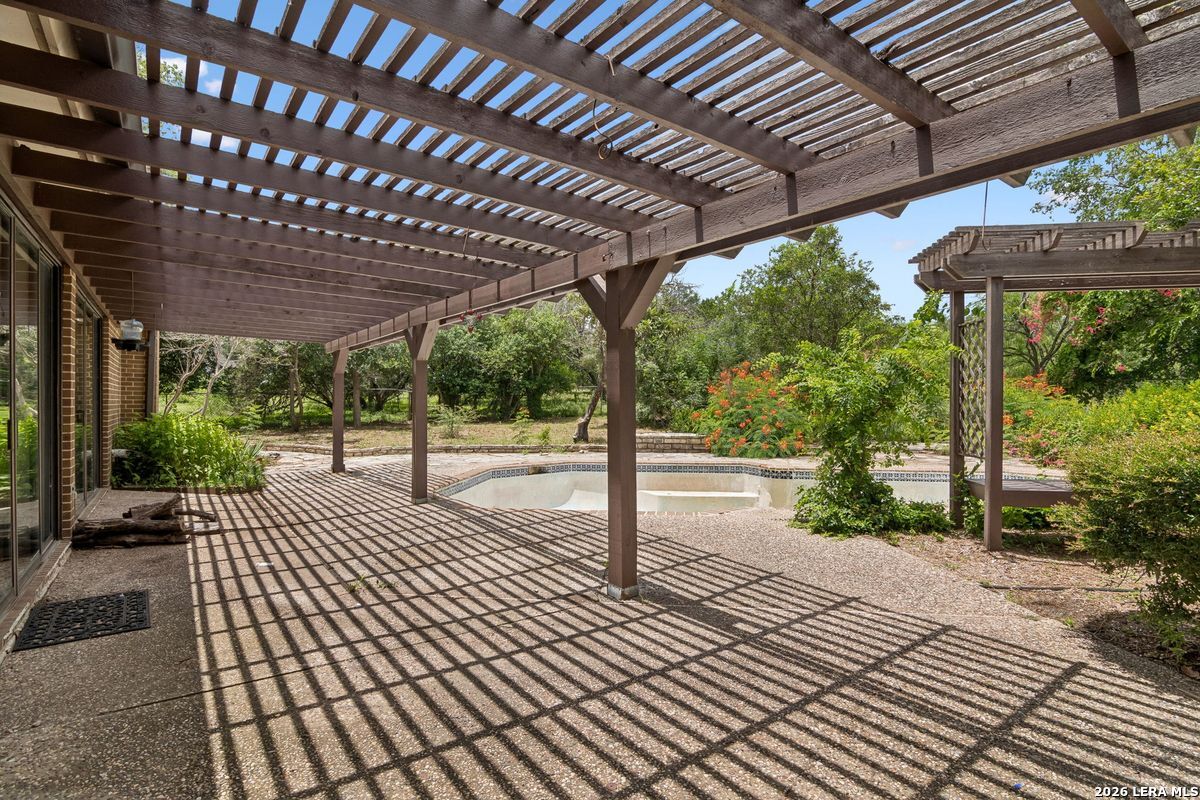 237 Crest Trail Hill Country Village TX 78232