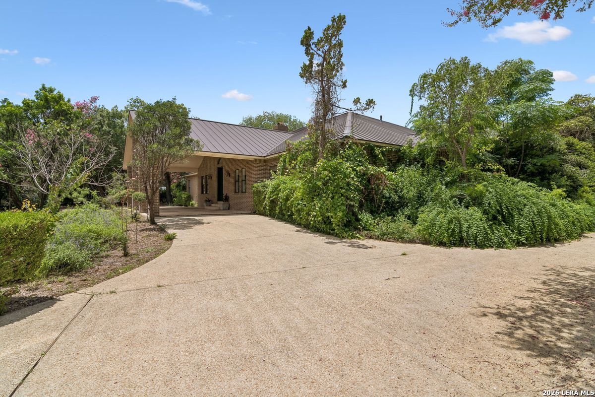 237 Crest Trail Hill Country Village TX 78232