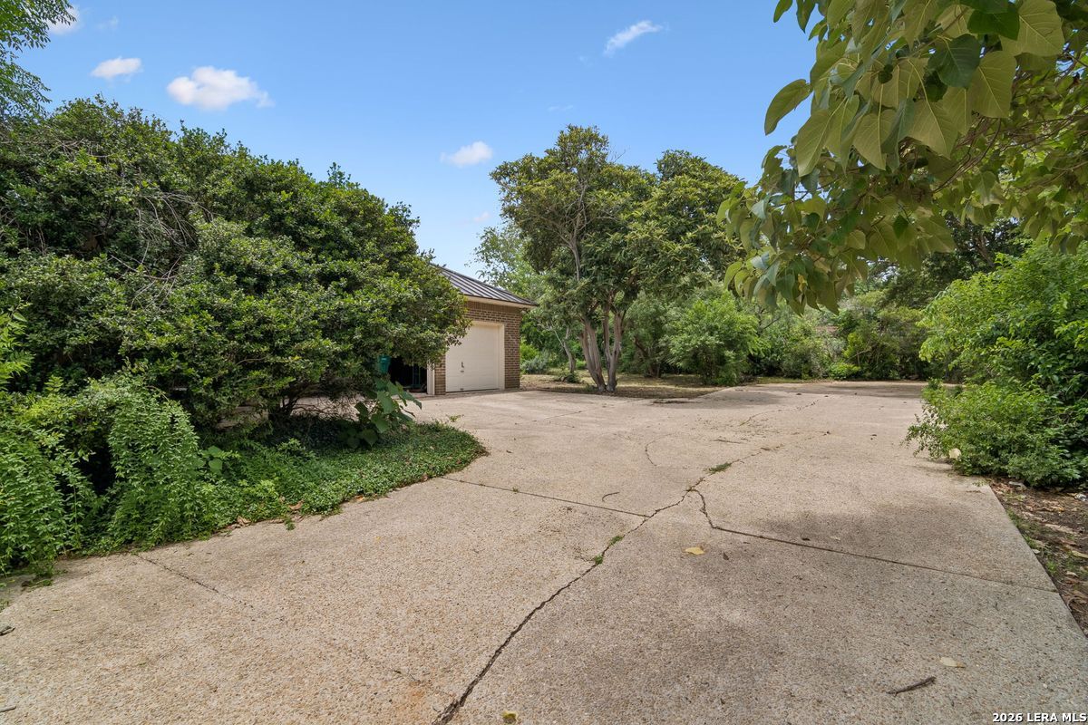 237 Crest Trail Hill Country Village TX 78232