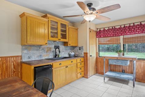 475 Stoney Hill Pipe Creek TX 78063
