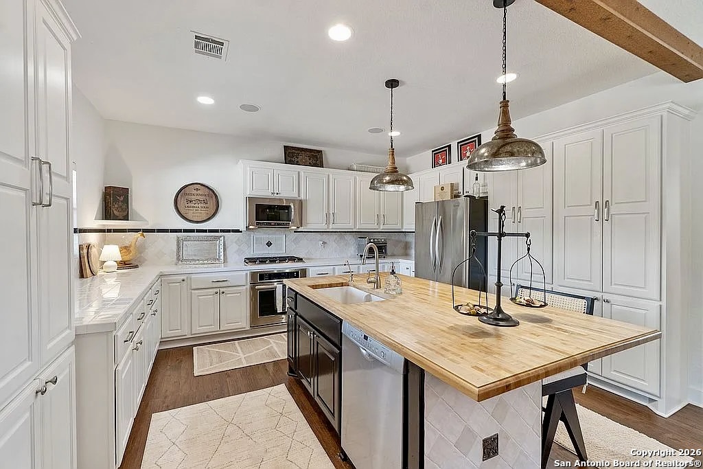 1112 Kendall Jackson Comfort TX 78013