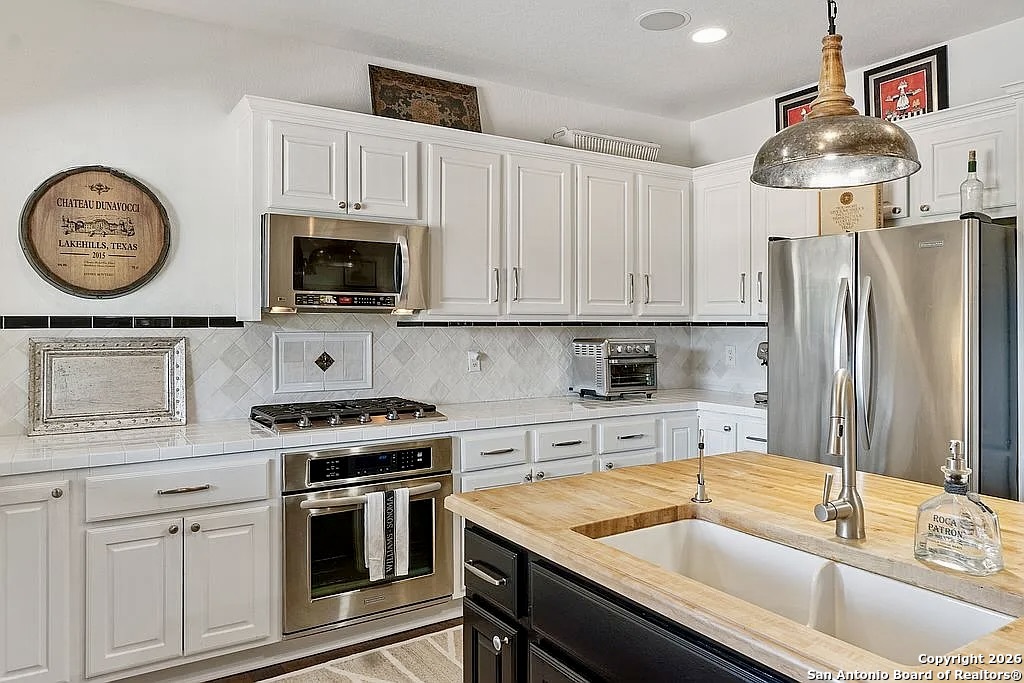 1112 Kendall Jackson Comfort TX 78013