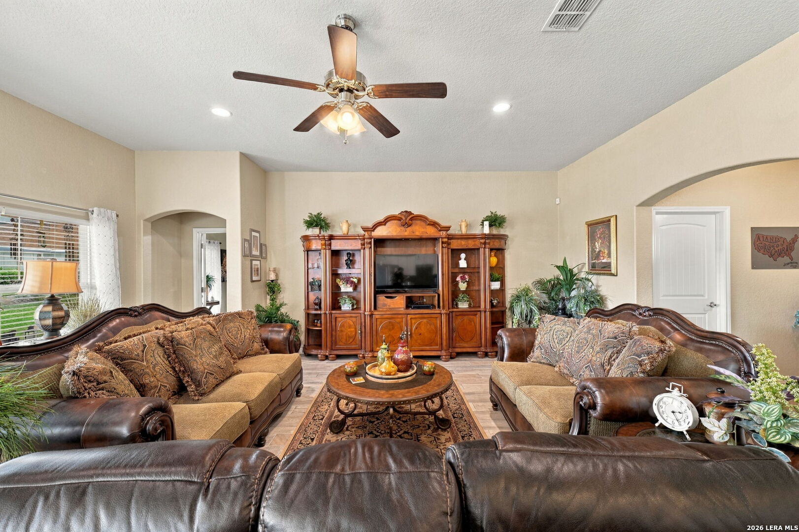 133 Grand View Floresville TX 78114