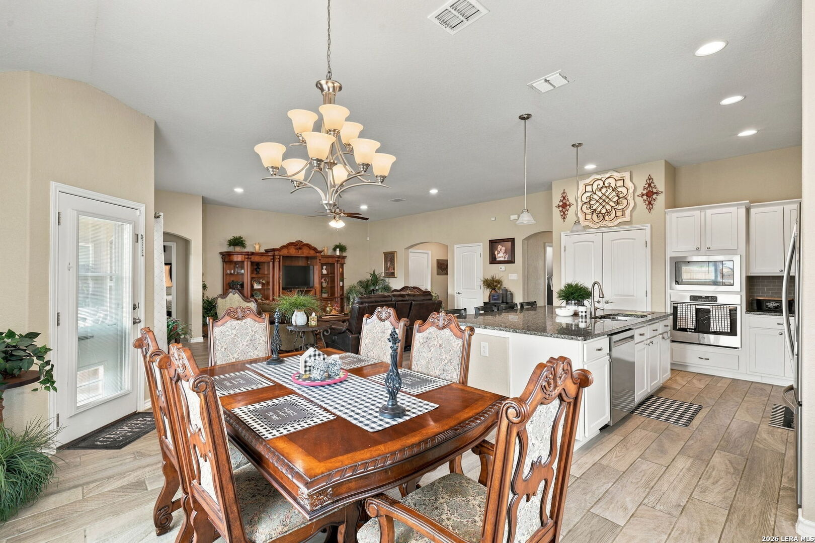 133 Grand View Floresville TX 78114
