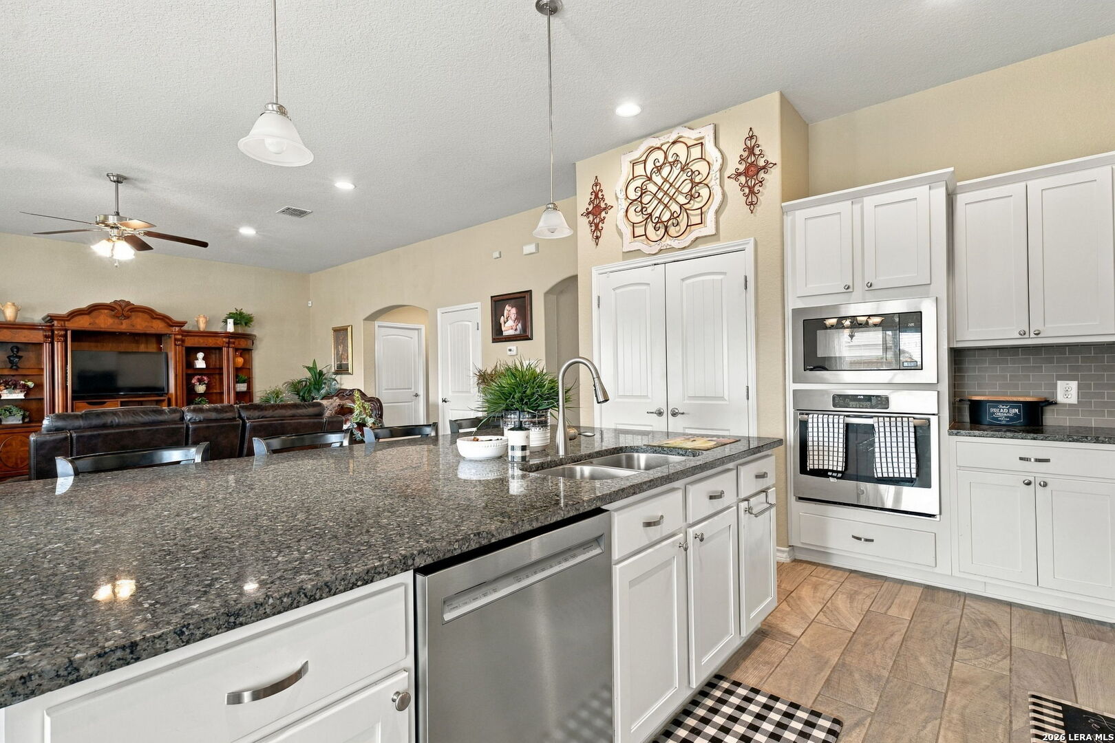 133 Grand View Floresville TX 78114