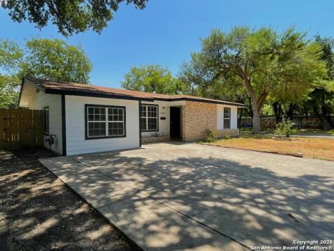 1915 Arroya Vista Drive San Antonio TX 78213