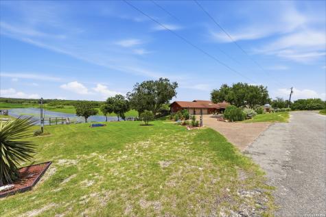 614 County Road 372 Sandia TX 78383
