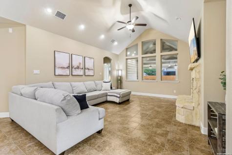 527 Pecan Forest New Braunfels TX 78130