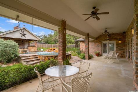8639 Raintree Woods Drive Fair Oaks Ranch TX 78015