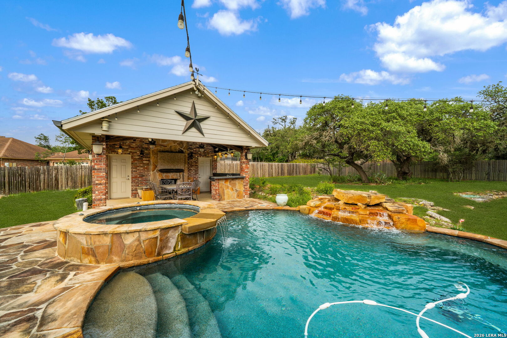 8639 Raintree Woods Drive Fair Oaks Ranch TX 78015