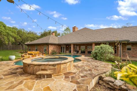 8639 Raintree Woods Drive Fair Oaks Ranch TX 78015