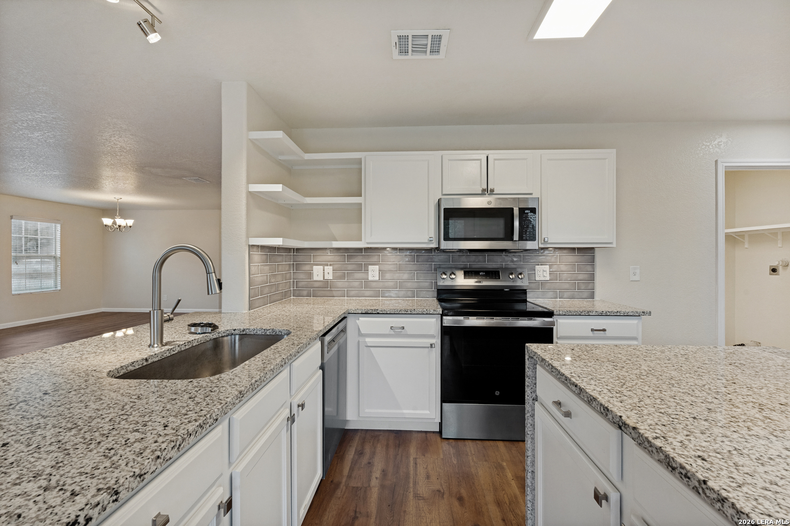 321 Hinge Loop Cibolo TX 78108