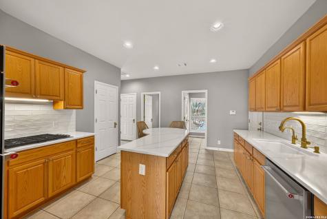 257 Deer Cross San Antonio TX 78260