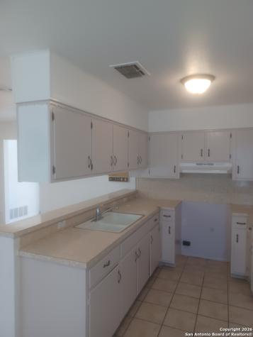 7323 Canterfield San Antonio TX 78240