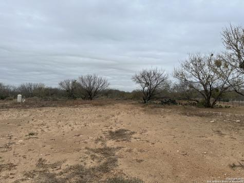 925 Pr 2630-summit Orchard Lane Moore TX 78057
