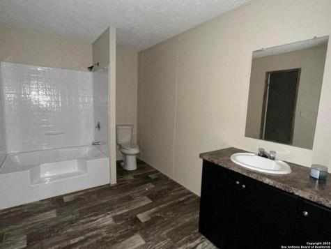 925 Pr 2630-summit Orchard Lane Moore TX 78057