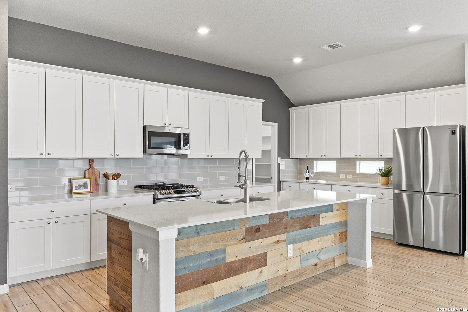 5317 Black Walnut Bulverde TX 78163
