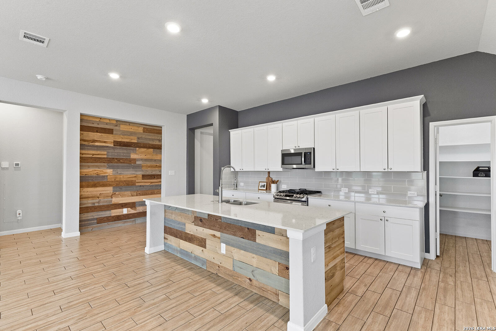 5317 Black Walnut Bulverde TX 78163
