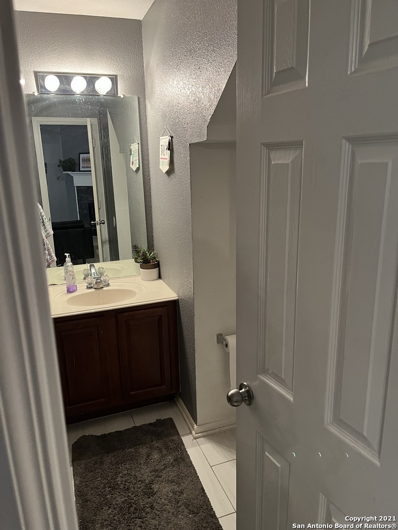 15710 Robin View San Antonio TX 78255