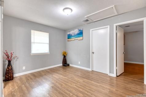 142 Hidden Valley San Antonio TX 78227