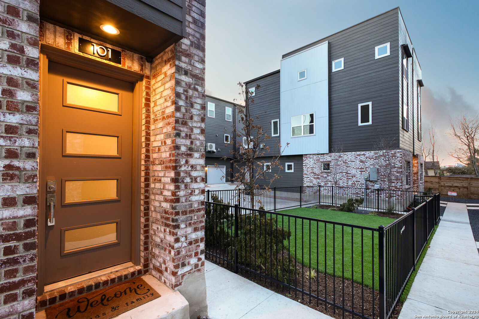 210 W Poplar Street #101 San Antonio TX 78212