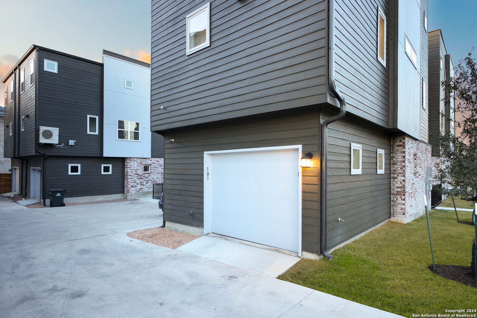 210 W Poplar Street #101 San Antonio TX 78212