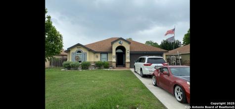 113 S Third Skidmore TX 78389