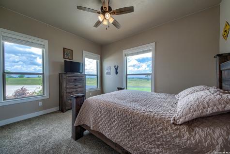 1188 County Road 328 Adkins TX 78101