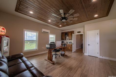 1188 County Road 328 Adkins TX 78101
