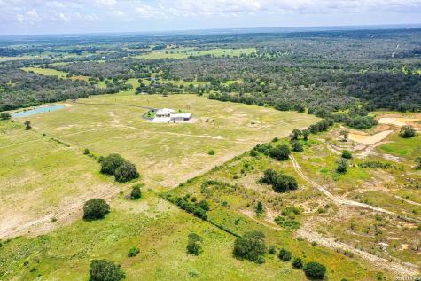 1188 County Road 328 Adkins TX 78101