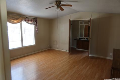 1095 Scenic Drive Bandera TX 78003