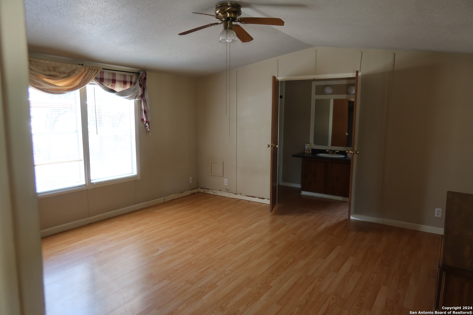1095 Scenic Drive Bandera TX 78003