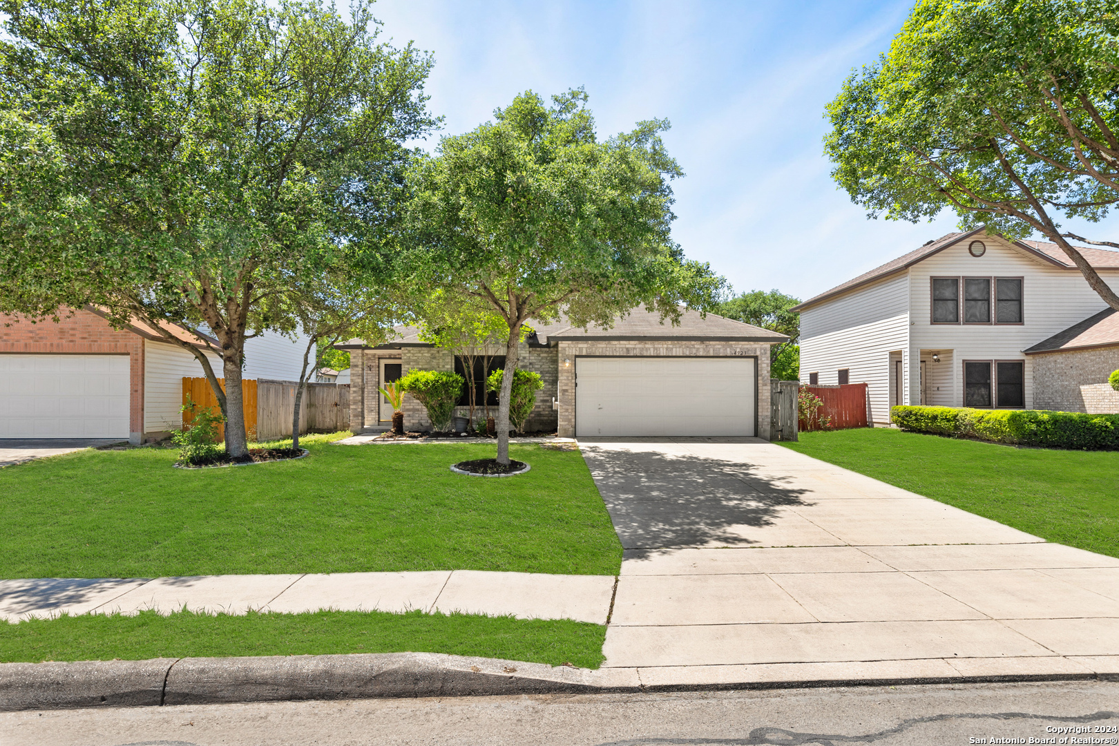 4923 Senisa Springs San Antonio TX 78251