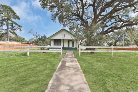 804 Commerce Street Pleasanton TX 78064