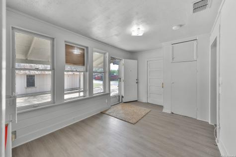 804 Commerce Street Pleasanton TX 78064