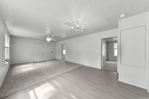 804 Commerce Street Pleasanton TX 78064