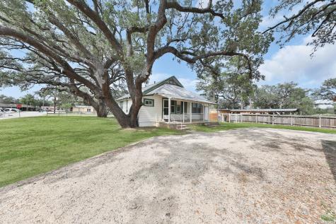 804 Commerce Street Pleasanton TX 78064