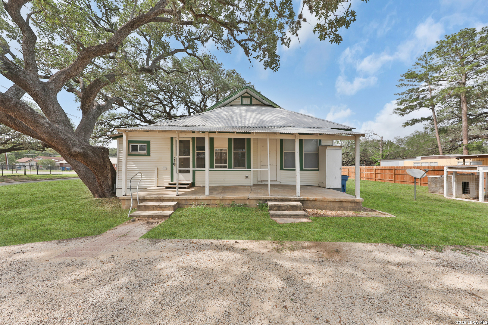 804 Commerce Street Pleasanton TX 78064