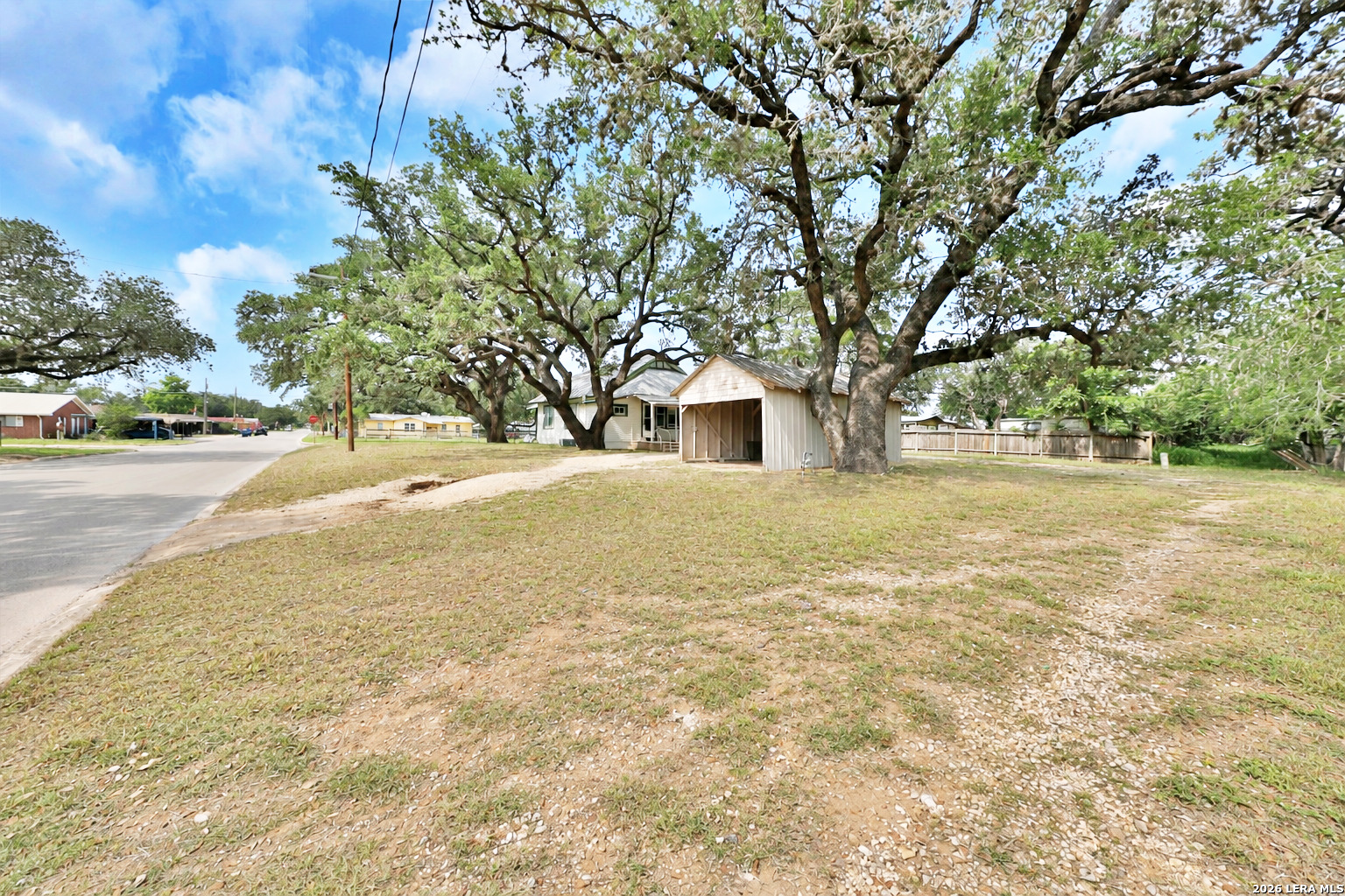 804 Commerce Street Pleasanton TX 78064
