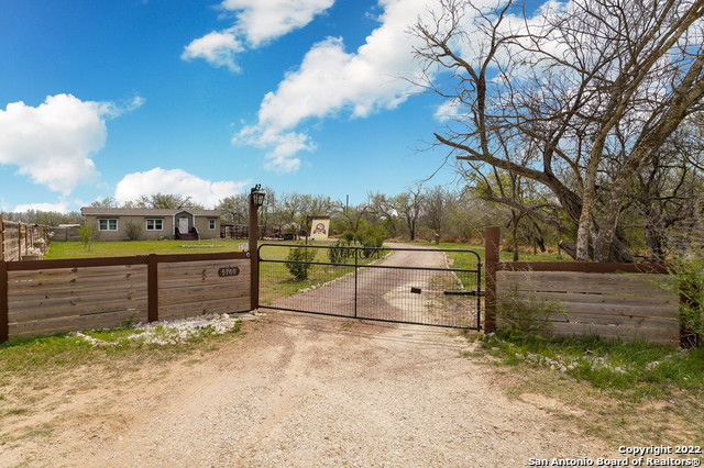 5766 Fm 539 Floresville TX 78114