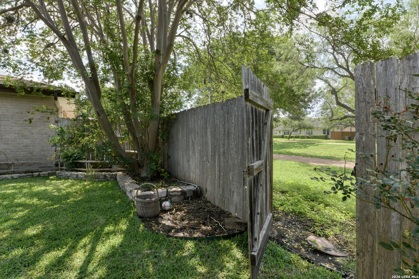5822 Northgap Windcrest TX 78239