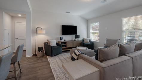150 Tawny Owl San Antonio TX 78253
