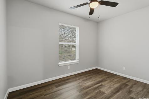 611 N San Ignacio Avenue San Antonio TX 78228