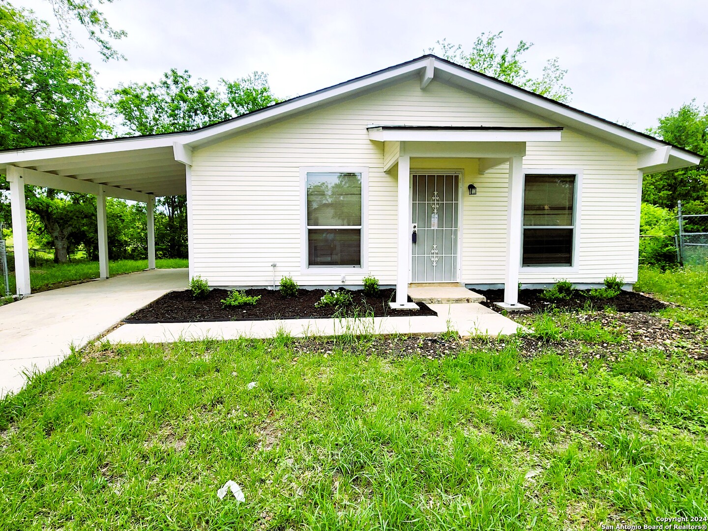 8302 Swift Eagle Drive San Antonio TX 78242