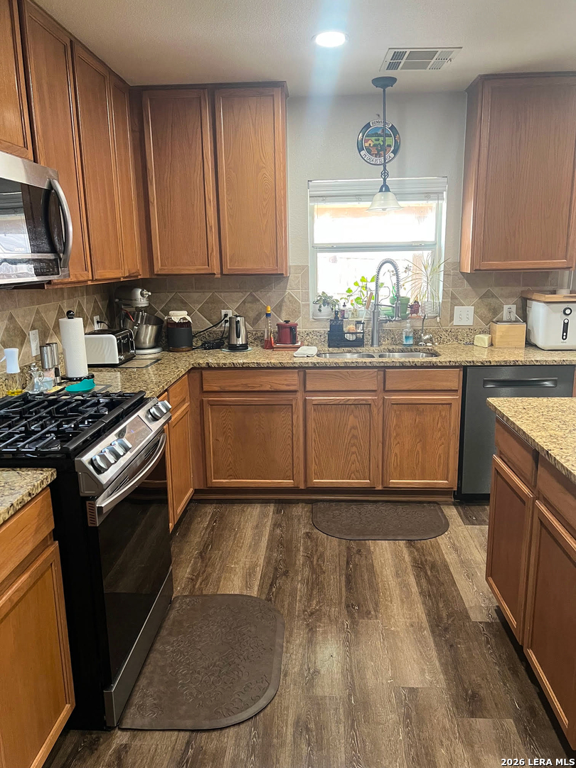 9738 Gypsy Cove Converse TX 78109