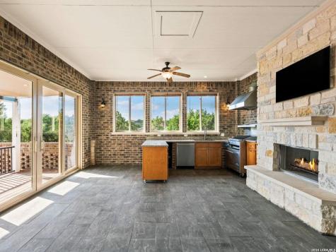 2194 Ranch Loop Drive New Braunfels TX 78132