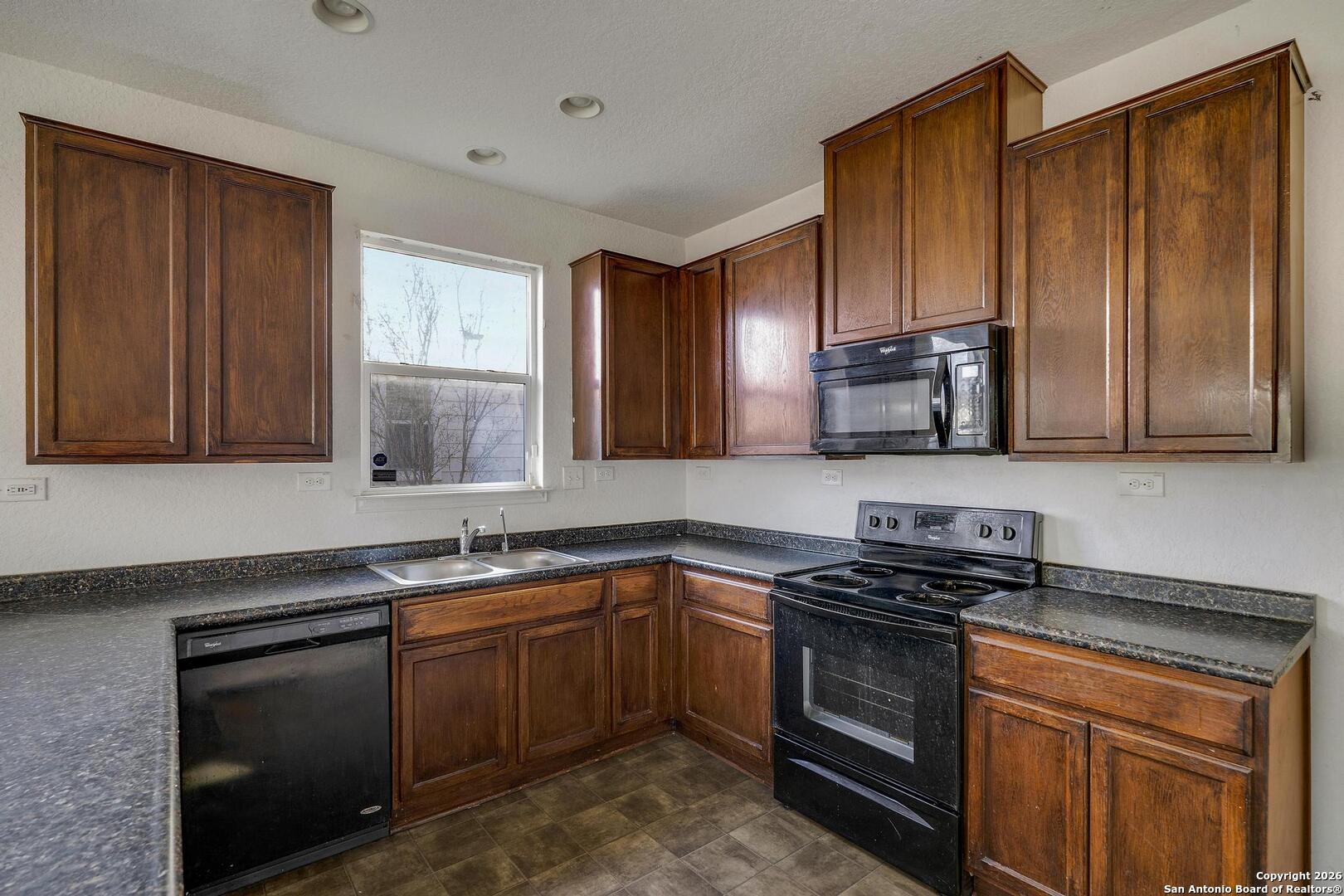2435 Sundrop Bay San Antonio TX 78224